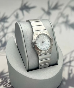 Relojes Mecánicos Vintage Elegantes de Diseñador, Modernos y a la Moda; Reloj de Alta Calidad para Mujer con Esfera de Nácar y Cristal de Zafiro - Product Image 2