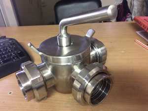วาล์วปลั๊ก 3 ทาง SS 304L พร้อมข้อต่อ SMS - Product Image 1