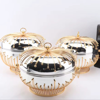 Plats de service modernes de designer 3.5L 4.5L 5.5L avec couvercles en fil métallique de luxe et accents dorés minimalistes pour station de buffet contemporaine
