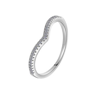 <span class=keywords><strong>Prix</strong></span> de gros usine Bague de mariage empilable pour femme en argent sterling S925 avec moissanite VVS1 complète et motif V <span class=keywords><strong>Chevron</strong></span> <span class=keywords><strong>demi</strong></span>-pavé - Product Image 1