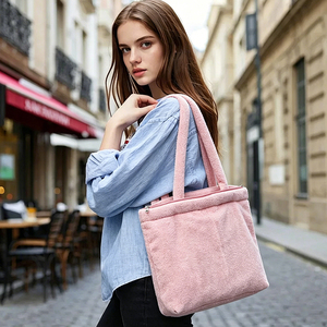 Sac à main décontracté en tissu éponge doux avec fermeture éclair sécurisée et poignée épaisse intégrée pour les escapades de week-end et les voyages au spa pour femmes - Product Image 3