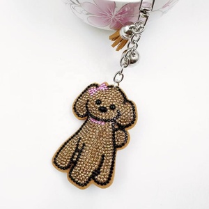 Llavero de Peluche Coreano con Diseño de Cachorro y Diamantes - Llavero de Perro Adorable con Incrustaciones de Diamantes - Product Image 3