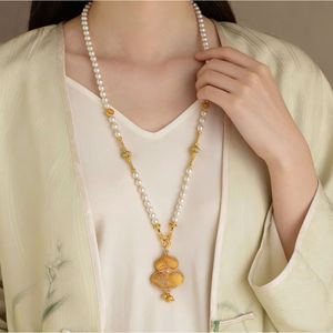 Chinese Pearl Gourd Necklace For Women Imitation Pearl Sweater Chain Autumn Winter Style Fashionable Daily Wear Accessory - Product Image 2