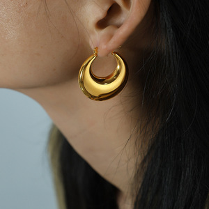 Pendientes de Aro con Forma de Luna, Aleación de Zinc Dorada, Diseño Minimalista, Joyería de Moda para Mujer - Product Image 4