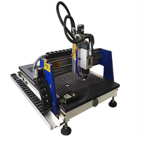 Routeur CNC de bureau d'entrée de gamme avec table rotative à 4 axes