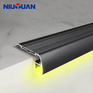 NIUYUAN Design moderne sécurité <span class=keywords><strong>LED</strong></span> profil d'<span class=keywords><strong>escalier</strong></span> en aluminium <span class=keywords><strong>nez</strong></span> d'<span class=keywords><strong>escalier</strong></span> léger <span class=keywords><strong>avec</strong></span> insert en caoutchouc - Product Image 1