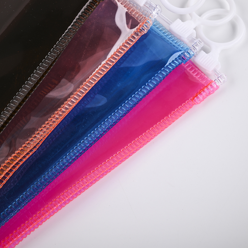Fashionable Design Holographic PVC Makeup Cosmetic Bag Custom Logo Hologram Iridescent Cosmetic Bag