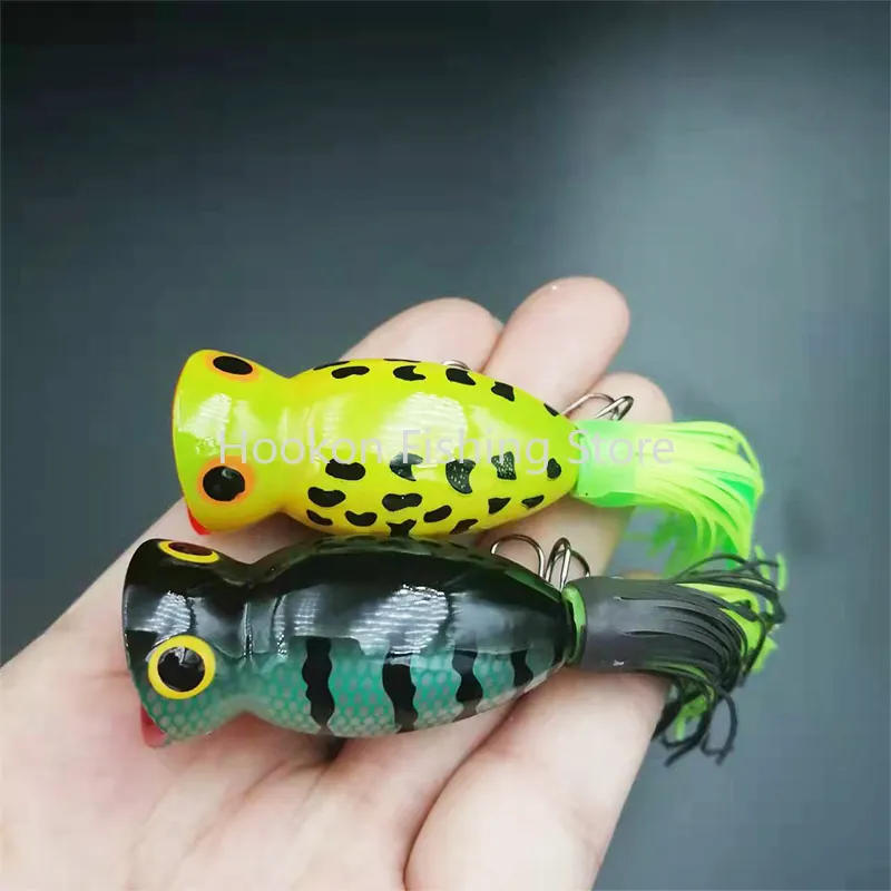 Topwater Popper Fishing Lure 11g 50mm Frog Bait with Colorful Tails Floating Popper Artificial bait Wobbler Fishing Pesca