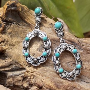 Orecchini a Cerchio Vintage con Dettagli in Stile Turchese, Design Retrò, Accessori di Moda per Donne - Product Image 2