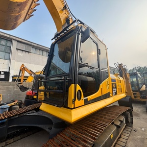 Excavatrice hydraulique sur chenilles Komatsu PC220 de 22 tonnes, presque neuve, pour projet de construction de haute qualité. - Product Image 3