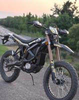 Surron Ultra Bee 74V 24.5KW 60AH Vélo de montagne électrique tout-terrain Sur Ron Sutton Sport Neuf à vendre