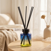 Diffuseur d'ambiance en verre dégradé parfum gardénia, vente en gros directe usine, diffuseur à bâtonnets personnalisé avec logo pour la maison