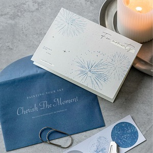 Ensemble de cartes de vœux et d'enveloppes en relief argenté estampé à chaud, thèmes Muguet et Clair de Lune, avec le thème « Tous les Objets Silencieux » - Product Image 2