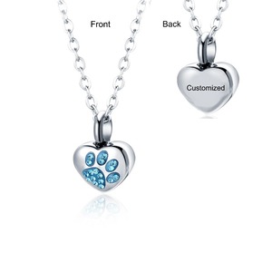 Collar con colgante de urna para cenizas de mascotas, de acero inoxidable con diamantes de imitación, en forma de corazón, para joyería conmemorativa de mascotas, se puede personalizar. - Product Image 1