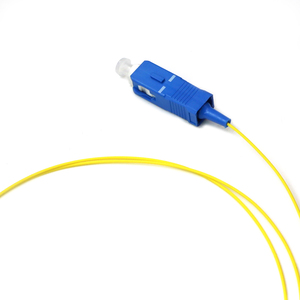 Cable de Fibra Óptica Monomodo SC APC Pigtail Simplex 0.9mm con Buffer Ajustado G652D LSZH para Empalmes y Terminaciones en Interiores - Product Image 1