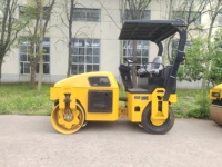 3000kg 4000kg Mini compacteur à rouleaux vibrants 3 tonnes 4 tonnes rouleau à pneus ou compacteur de pièces à vendre