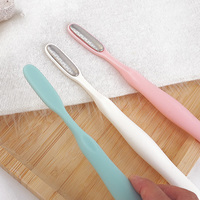 Vente en gros d'outils de pédicure Rasoir pour orteils Râpe pour callosités lime pour enlever les peaux mortes Outils de soin des pieds pour la couture des orteils
