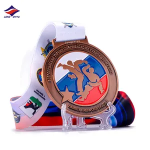 Longzhiyu 17 anni produttore professionale Custom Sport metallo Taekwondo medaglie all'ingrosso oro antico Karate medaglia con nastro
