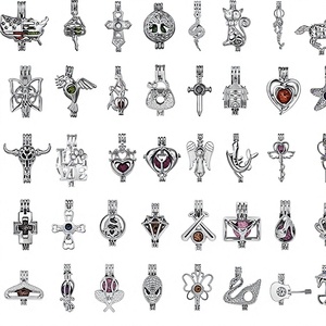 Ciondolo a forma di cuore placcato argento con catena a maglie e supporto a gabbia per perle, per la creazione di gioielli da donna, all'ingrosso - Product Image 1