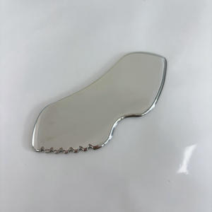 Outils faciaux Guasha pour le visage métal Gua Sha serrer le <span class=keywords><strong>Massage</strong></span> de la peau Guasha outil de beauté pour les yeux du corps masseur de cou avec pochette de voyage - Product Image 1