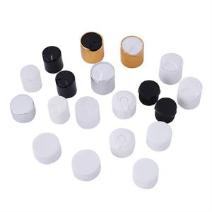 Bouteille de shampooing en plastique PET à épaule plate de 250 ml (8 oz) avec bouchon à disque doré - Product Image 6