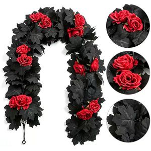Décoration d'Halloween : Guirlande de feuilles d'érable noires et de roses artificielles en soie pour la décoration de la porte d'entrée ou du porche. - Product Image 2