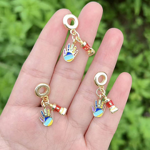 CZ9270 Breloques et perles pendentifs colorées, thème fruits cerise d'été et collection plage, pour bracelets, avec motifs fruits, tongs, musique et voyage - Product Image 3