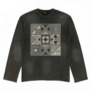 <span class=keywords><strong>T</strong></span>-shirt à manches longues pour homme en gris foncé délavé vintage avec imprimé géométrique en patchwork, col rond classique, tissu doux - Product Image 1