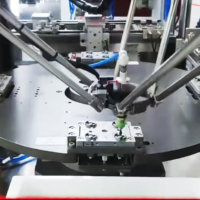 Station de travail intégrée PLC pour robot parallèle FDR, alimentation de composants de quincaillerie en caoutchouc et plastique, haute compatibilité pour ligne de production