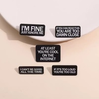 En azından sen serin Online komik siyah geometrik İngilizce cümle broş Metal Online Pin noel ulusal günü cadılar bayramı için