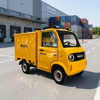 Les camionnettes électriques chinoises de haute qualité sont utilisées pour la livraison express de colis et le transport logistique.