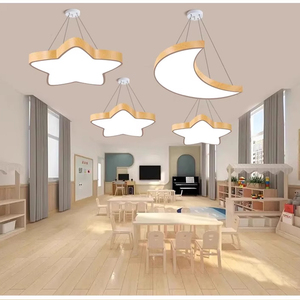 Lustres en bois à hauteur réglable, modèles nuages et lune, luminaires suspendus pour les établissements d'enseignement préscolaire - Product Image 4