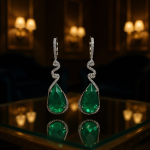 Eleganti Orecchini Pendenti a Goccia Verde con Gemma Taglio a Pera, Placcati in Rodio, Gioielli da Festa per Donne - Product Image 2