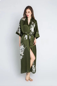 Robe de chambre longue bohème élégante pour femme, coupe décontractée, encolure halter, fermeture à cordon, douce, 100 % soie - Product Image 4