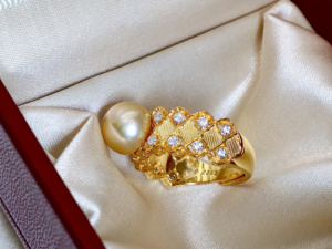 Anello Regolabile in Argento S925 con Zirconia Cubica e <span class=keywords><strong>Perla</strong></span> Naturale delle Filippine <span class=keywords><strong>del</strong></span> <span class=keywords><strong>Mare</strong></span> <span class=keywords><strong>del</strong></span> Sud Dorato Disegnato a Mano - Product Image 4
