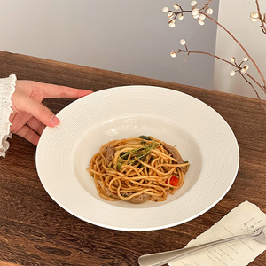 Assiettes creuses rondes en céramique <span class=keywords><strong>semi</strong></span>-mates blanches, design ligné, pour steak et pâtes, idéales pour les fêtes et les dîners haut de gamme, vente en gros à prix abordable - Product Image 3