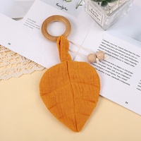 Prix préférentiel sécurité matériaux de protection de l'environnement décorations de feuilles colorées jouets de meulage des dents de bébé