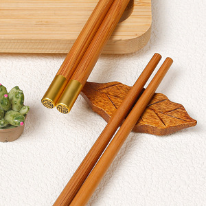 Palillos de madera maciza de alta calidad y estéticamente agradables para uso doméstico, palillos con la inscripción 'Fu' en la parte superior redonda, antideslizantes. - Product Image 4