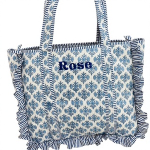Sac fourre-tout matelassé en coton brodé à volants très demandé pour femme, sac à bandoulière fait main - Product Image 1
