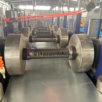 Machine de formage de profilés de câbles entièrement automatique avec découpe en vol pour la construction électrique et les installations de câblage