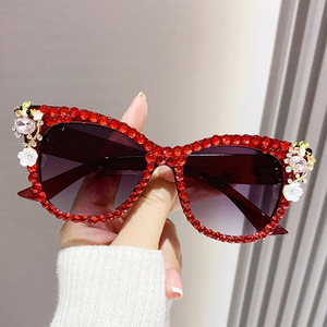Nouvelles lunettes de soleil pour femmes avec verres en cristal diamant effet œil de chat UV400, lunettes de soleil scintillantes avec strass - Product Image 1