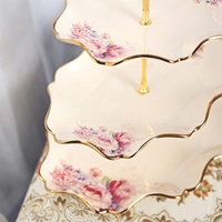 Support à gâteau de mariage royal à 3 niveaux avec garniture florale et vintage en or pour événements Support à dessert élégant