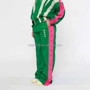 Conjuntos de Chándal de Poliéster al por Mayor, Chaqueta Cortavientos con Cremallera y Pantalones Jogger, Conjuntos Deportivos Personalizados, Chándal de Nailon para Mujer - Product Image 4