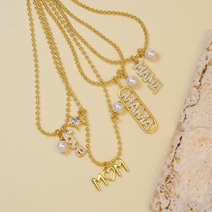 Collana con Ciondolo a Forma di Stella con Scritta LOVE MAMA MOM in Zirconi, Placcata in Oro 18K, Regalo di Moda per la Festa della Mamma - Product Image 3