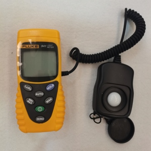 941 Luxmètre portable pour la mesure précise de l'éclairement en lumen ou en foot-candle, destiné aux instruments de mesure et d'analyse - Product Image 1