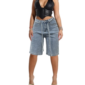 Pantalones Vaqueros Cortos Holgados para Mujer con Adornos de Diamantes de Imitación y Cinturón Incorporado, a la Moda - Product Image 1