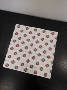 กระดาษห่ออาหารเกรดปลอดภัยสำหรับอาหาร พิมพ์โลโก้และขนาดตามสั่ง ขายส่ง กระดาษเคลือบแว็กซ์กันไขมันสำหรับห่อเบอร์เกอร์และเนื้อเดลี่ - Product Image 6