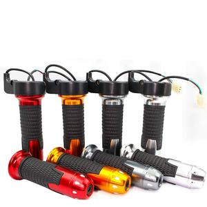 L'interface de l'anneau en aluminium est fermement installée sur le <span class=keywords><strong>guidon</strong></span> arc-en-ciel <span class=keywords><strong>pro</strong></span> pour moto - Product Image 5