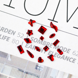 Vente chaude 50pcs Chinois Rouge Nail Art Flatback Strass Colle-Sur Fantaisie Coeur Rectangle Formes pour Chapeaux Sacs Vêtements Chaussures - Product Image 6