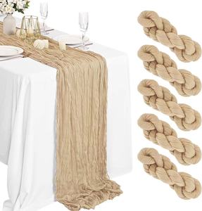 <span class=keywords><strong>Chemin</strong></span> <span class=keywords><strong>de</strong></span> <span class=keywords><strong>table</strong></span> personnalisable en polyester/coton doux, style nordique chic, imprimé géométrique multicolore, pour une ambiance champêtre. - Product Image 1
